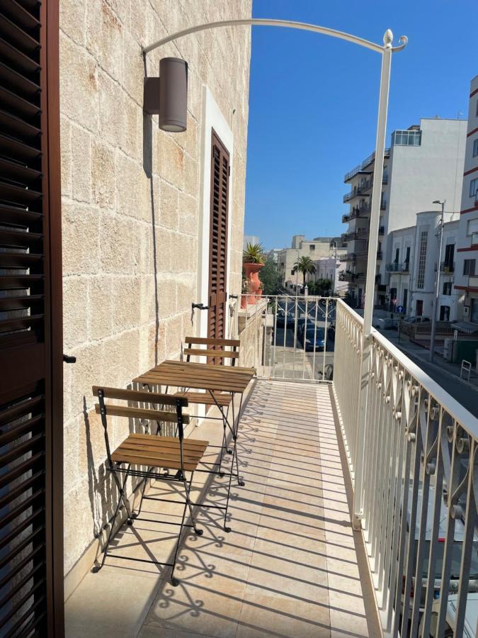 Ferienwohnung Casa Oberdan - Private Parking Monopoli Exterior foto