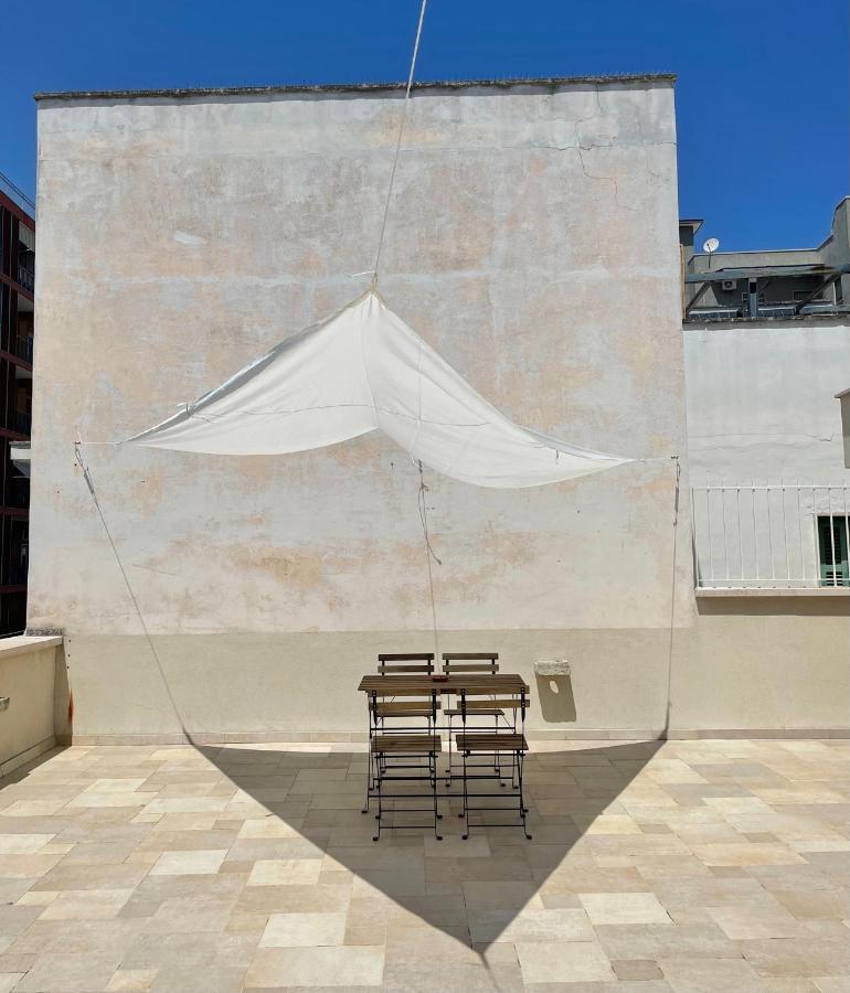 Ferienwohnung Casa Oberdan - Private Parking Monopoli Exterior foto