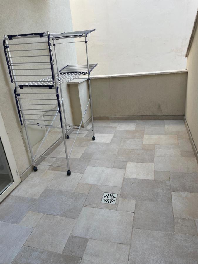Ferienwohnung Casa Oberdan - Private Parking Monopoli Exterior foto