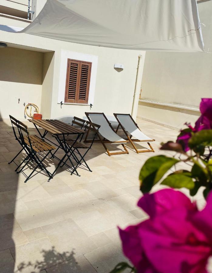 Ferienwohnung Casa Oberdan - Private Parking Monopoli Exterior foto